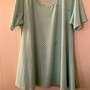 Lularoe Perfect Tee - Brand new, no tags